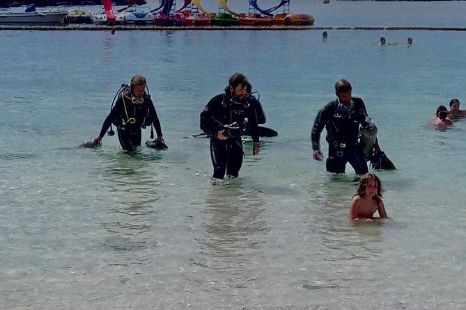 2 Dive Package for PADI Qualified Divers in Gran Canaria - Underwater sessions at 16–18m: reef and wreck in one plan