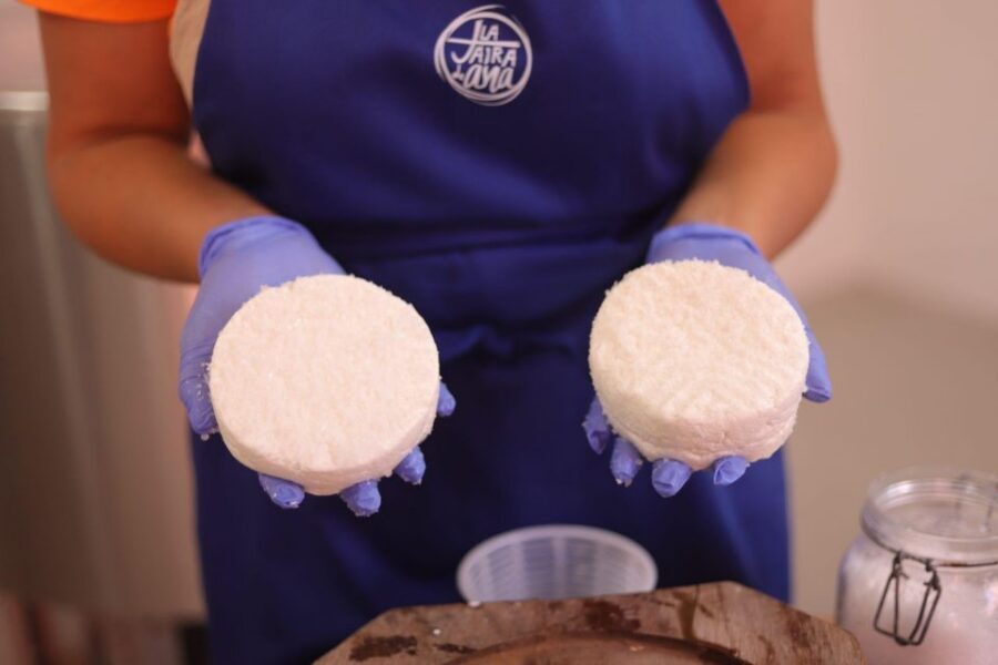 Aguïmes : Cheese Making Workshop at la Jaira de Ana - Meeting the La Jaira de Ana team and setting the tone