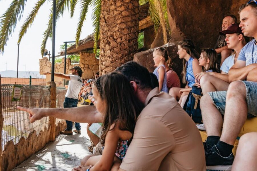 Agüimes: Cocodrilo Park Zoo Entry Ticket - Feeding talks and animal interactions: where the magic really happens