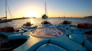 Arguineguín: Stand-up Paddleboard Yoga Class with Instructor - Your 90 minutes on the water: from beach briefing to yoga poses