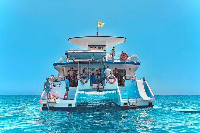 Catamaran Cruise from Puerto Rico (Full package) - A 4-hour cruise that’s built for value
