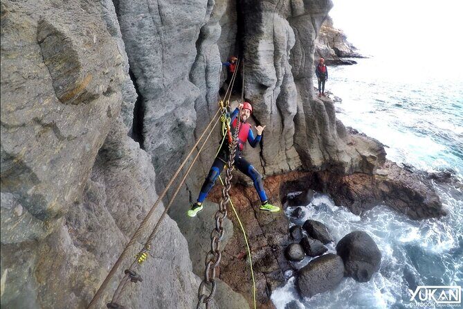 Coastering in Gran Canaria (Aquatic Route in the ocean cliffs) - Natural pools in the ocean cliffs: swimming away from the crowds