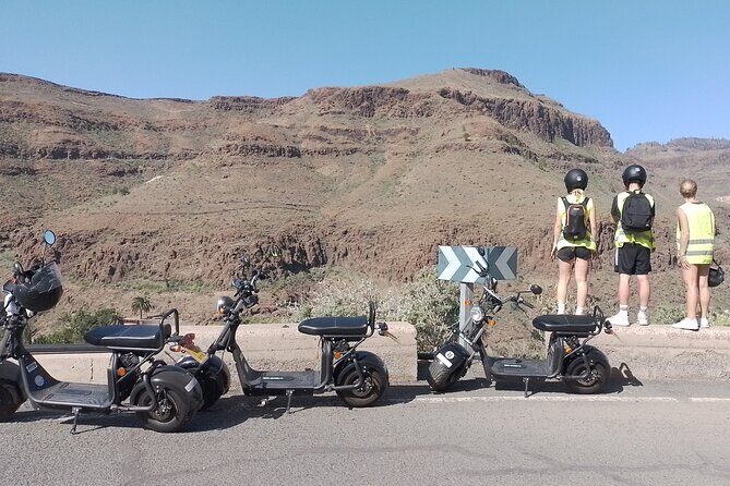 e-Scooter or e-Bike Maspalomas Tour+Visit Western Town Sioux City - Sioux City Park for 2 hours: Old West town, shows, and the fun factor