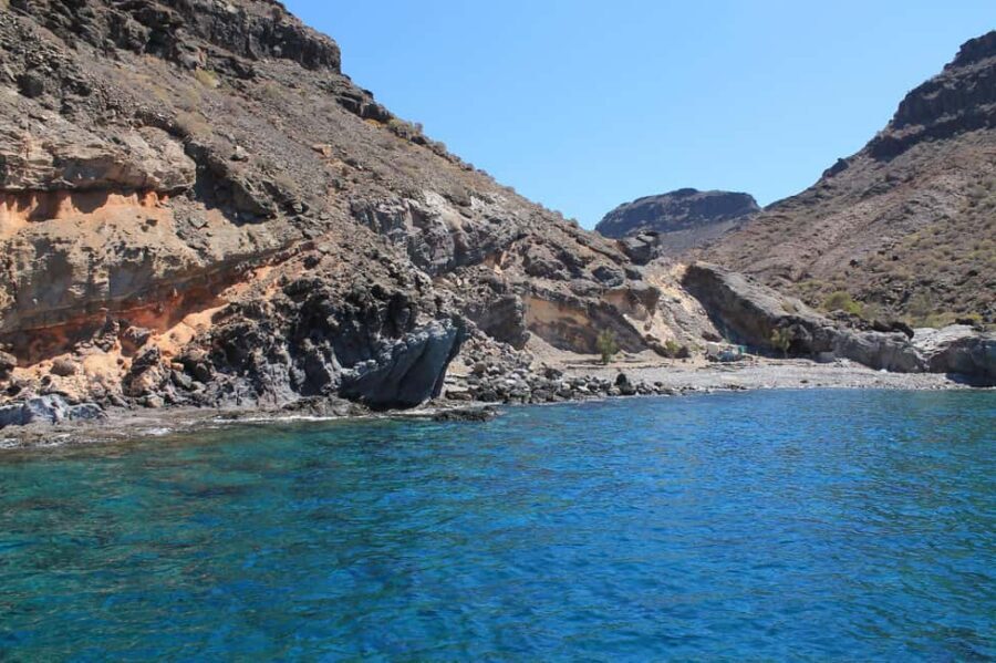 Explore Gran Canaria: Boat Tour with Wine & Food Tasting - Beverages and comfort: what’s included while you sail