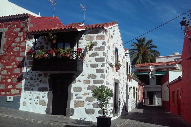 Full Day Across the Island Tour from Las Palmas - The guide experience: why the day feels personal instead of rushed