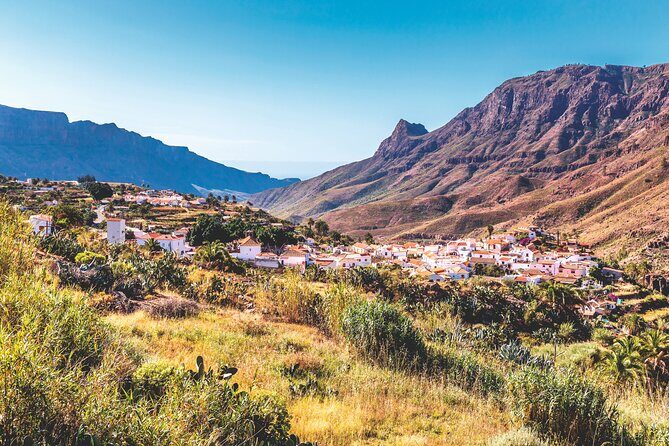 Full-Day Gran Canaria Tour with Teror, Tejeda and Lunch in Fataga - Tejeda’s red roofs, white walls, and the valley-in-your-lap feeling