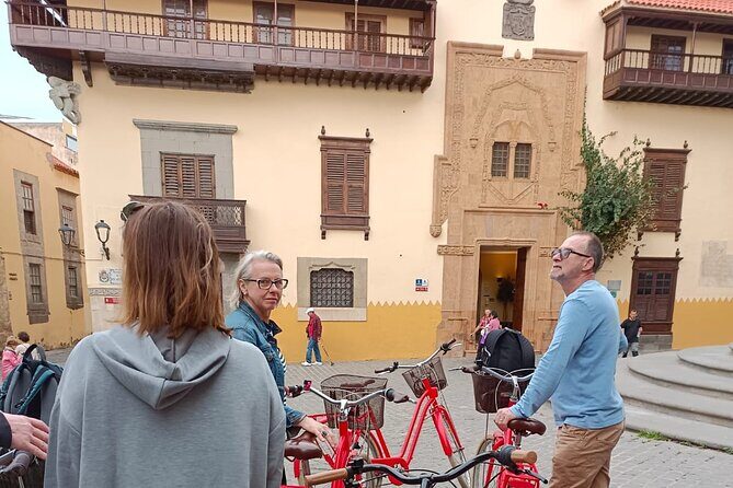 Gastronomic Bike Tour through Las Palmas at Night - Stop 3: Playa de Las Canteras for sea-air bites and a night finish