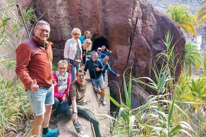 Gran Canaria Cave, Oasis, Red-gorge Adventure & cosy Picnic - What to pack and how to prepare for the walking