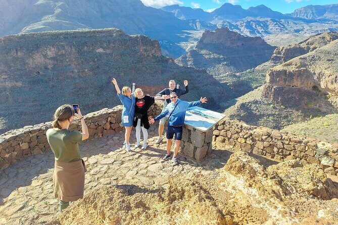 Gran Canaria Cave, Oasis, Red-gorge Adventure & cosy Picnic - Weather reality and how flexible this day can be