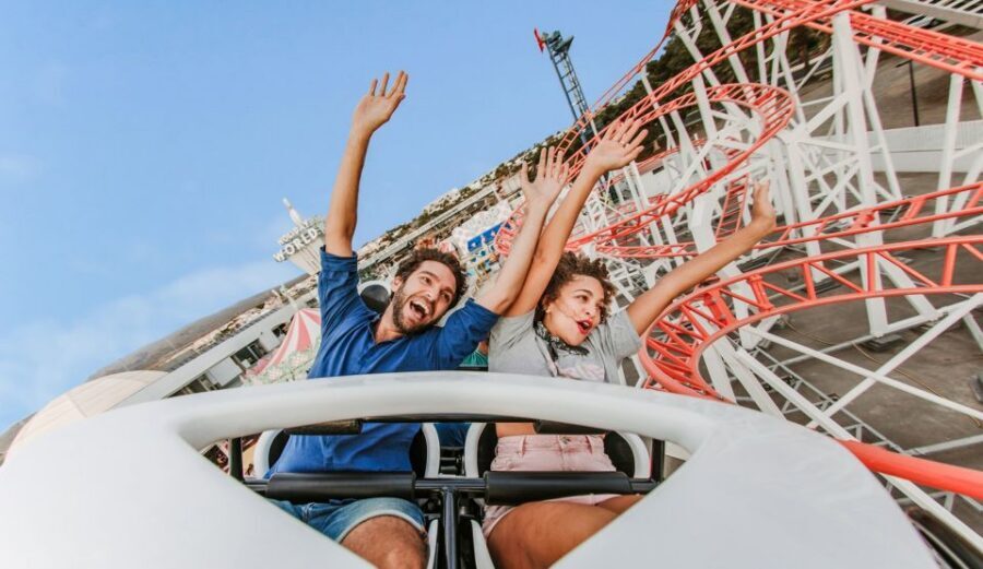 Holiday World Maspalomas Wooland Ticket - The rides that define Wooland: coasters, Spin Loop, Ferris wheel, and a classic carousel