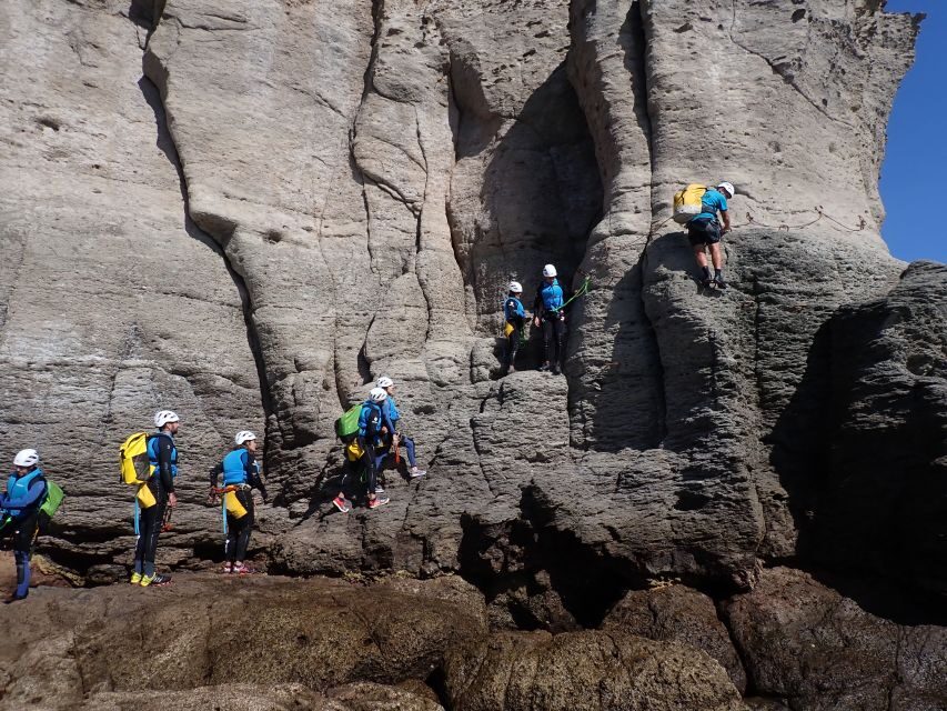 Las Palmas: Coastering, Via Ferrata, Water Jumping & Snorkel - From parking to the shoreline: the first 20 minutes matter