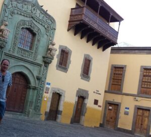 Las Palmas: Private Old City Guided Walking Tour with Tapas - Meet at San Telmo: Getting Started Without Guesswork