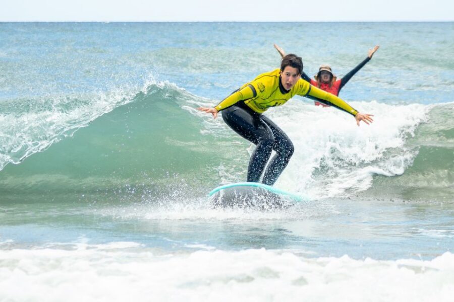 Playa del Inglés Maspalomas: High Quality Surf Classes - The best-waves plan: mobile surf school and the board walk