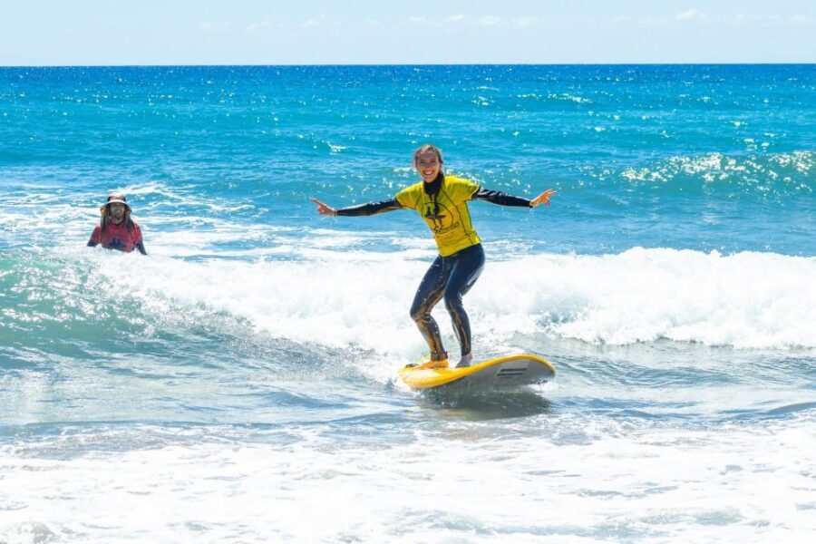 Playa del Inglés Maspalomas: High Quality Surf Classes - Gear included and what you’ll wear in Gran Canaria surf