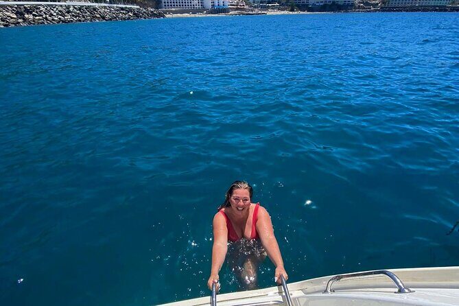 Private 4 hour Catamaran cruise in south coast of Gran Canaria - Crew care that keeps the day from feeling rushed