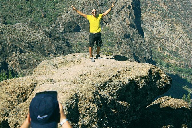 Roque Nublo: hiking on volcanoes with Sky Rebels - Roque Nublo: easy on paper, real at 1,800 meters