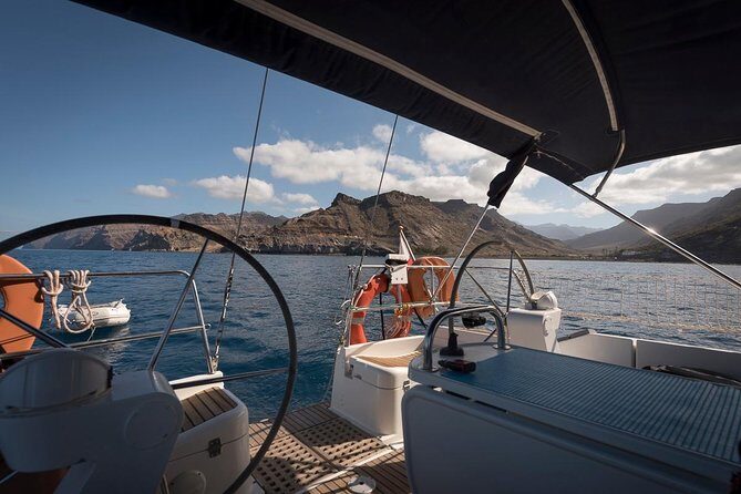 Sailing Trip and Snorkeling (max. 8 people) - The bay stop for swimming, snorkeling, and SUP: the main event