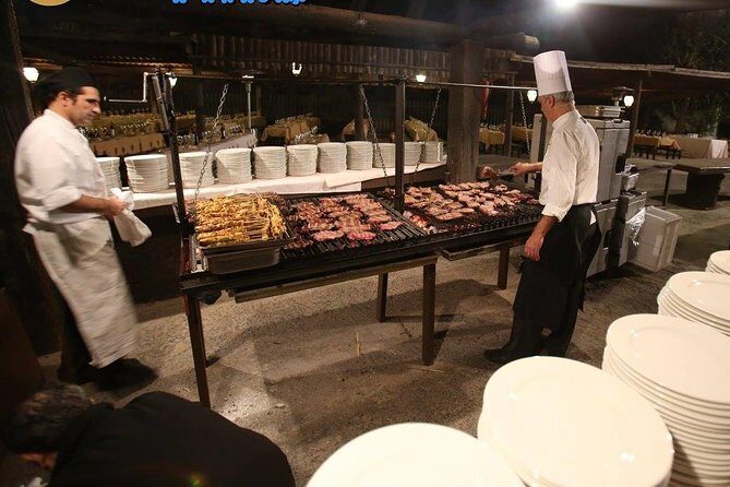 Sioux City Park Entrance Ticket - Food and drinks in the saloon: expect fun, not fine dining